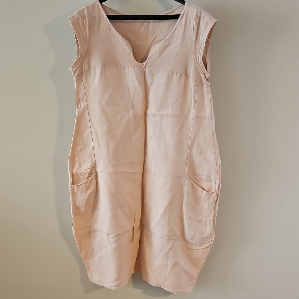 Stylish Sleeveless Blush Dress with Pockets